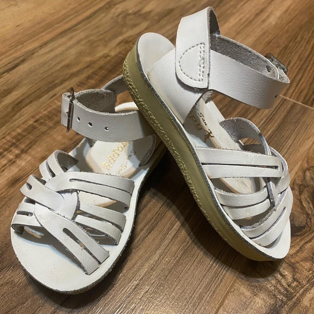 Sun-San Size 5 Strappy White